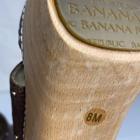 BANANA REPUBLIC Wood & Leather Chunky Heels - Picture 12 of 13